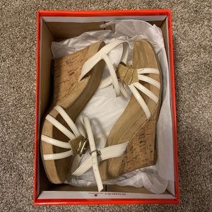 Aerosoles Plush Around Beige Wedges